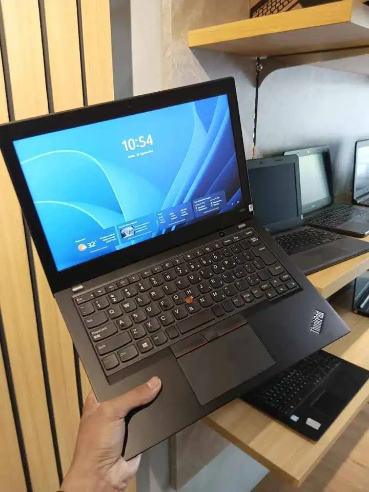 Jual cepat!!! Laptop Second Lenovo Thinkpad X280 Core i5 Gen 8 8/256GB