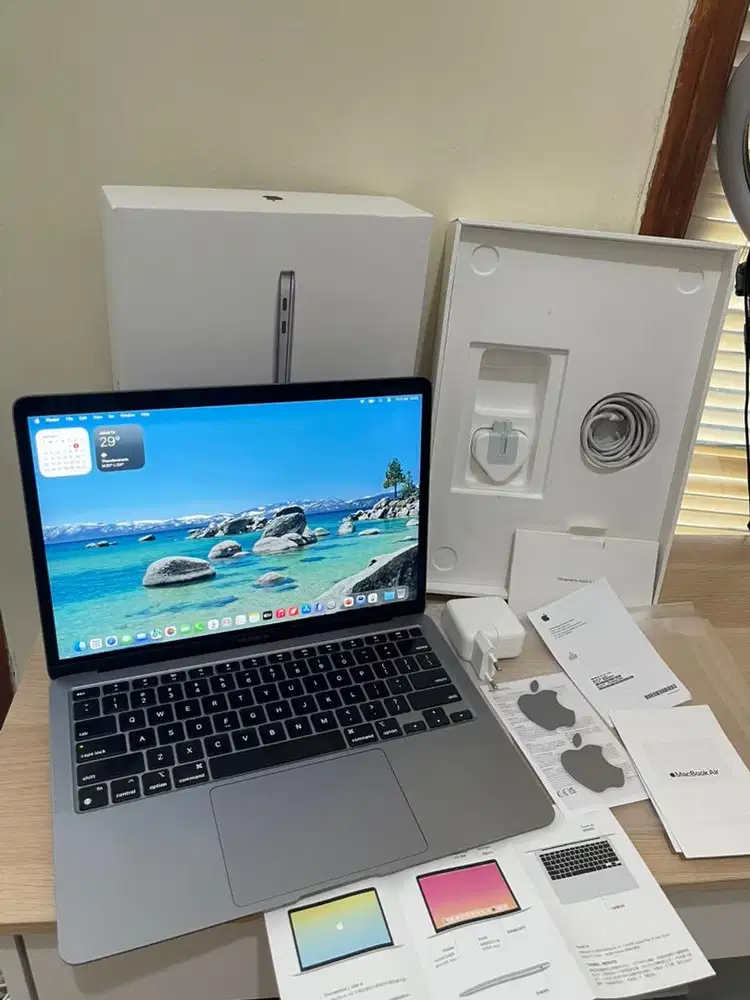 Macbook Air M1 256gb Fullset Ori Jual Cepat Nego