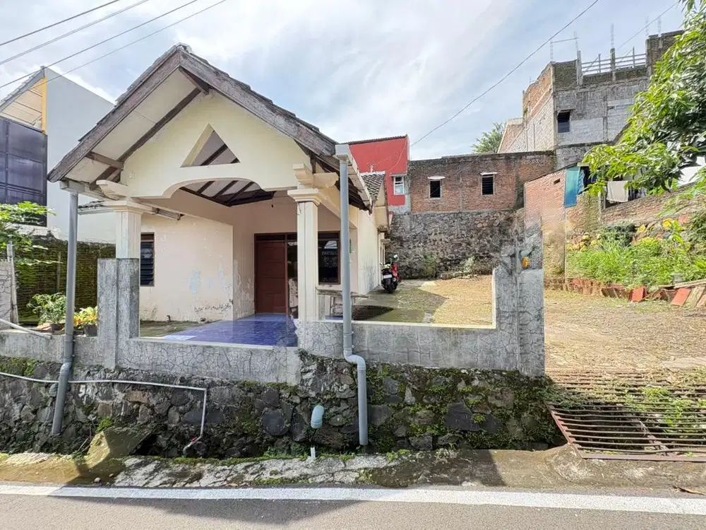 DI JUAL RUMAH DAN TANAH LAPANG