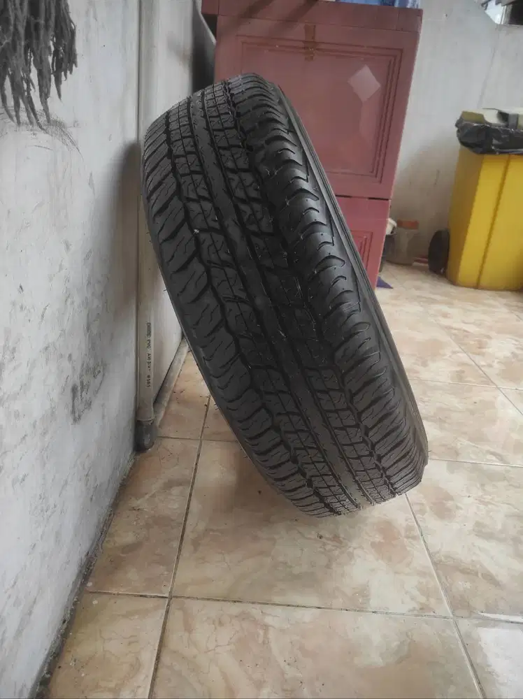 Dijual 1pc ban+velg bekas murah
