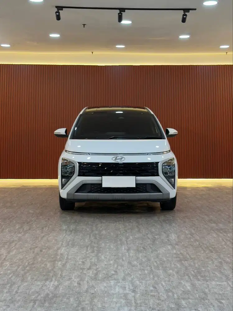 Hyundai Stargazer Prime Putih