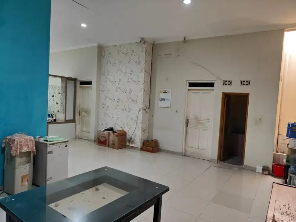 Rumah Cantik di Komplek Semarang Indah - Bebas Banjir & Aman