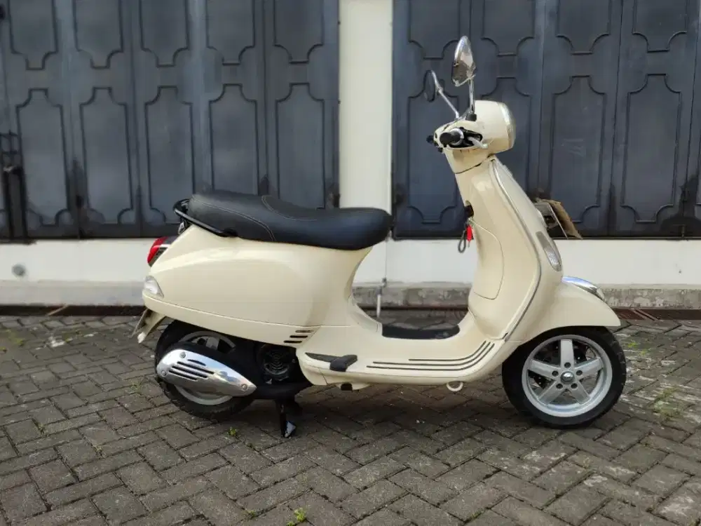 VESPA LX 150 2011 SUPER MANTAPP