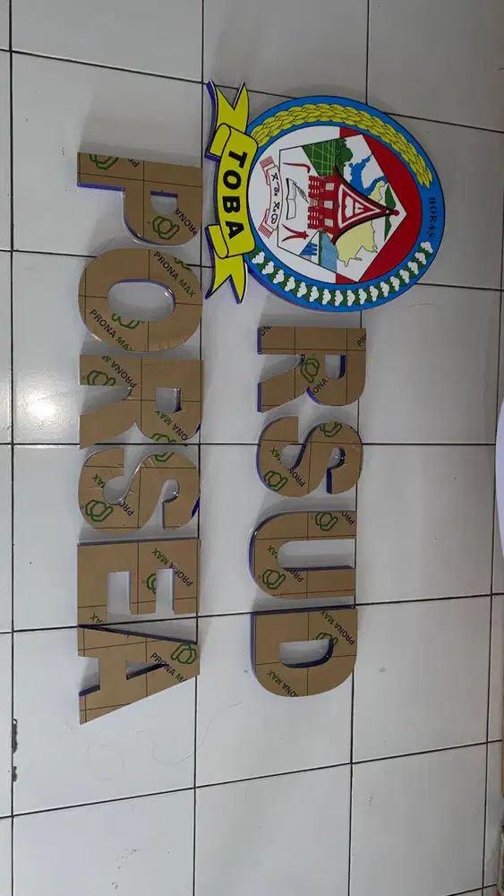 Huruf timbul akrilik non lampu