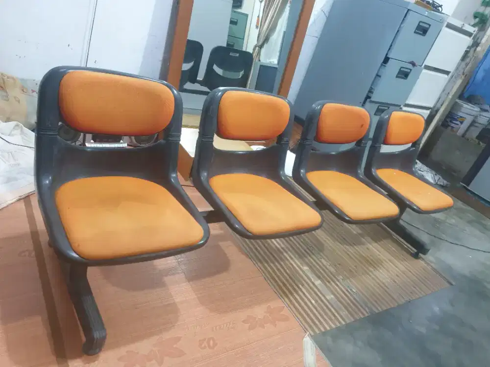 Kursi 4 baris, sangat Kokoh material Lama