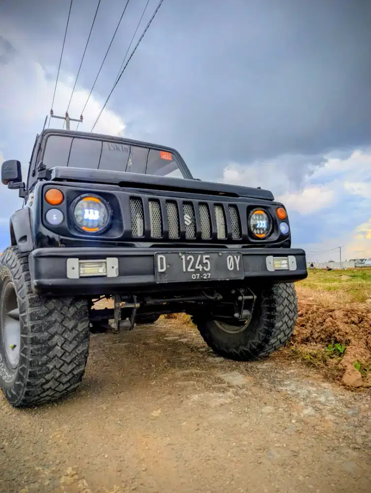 Suzuki Jimny Katana 2WD Hitam 1986