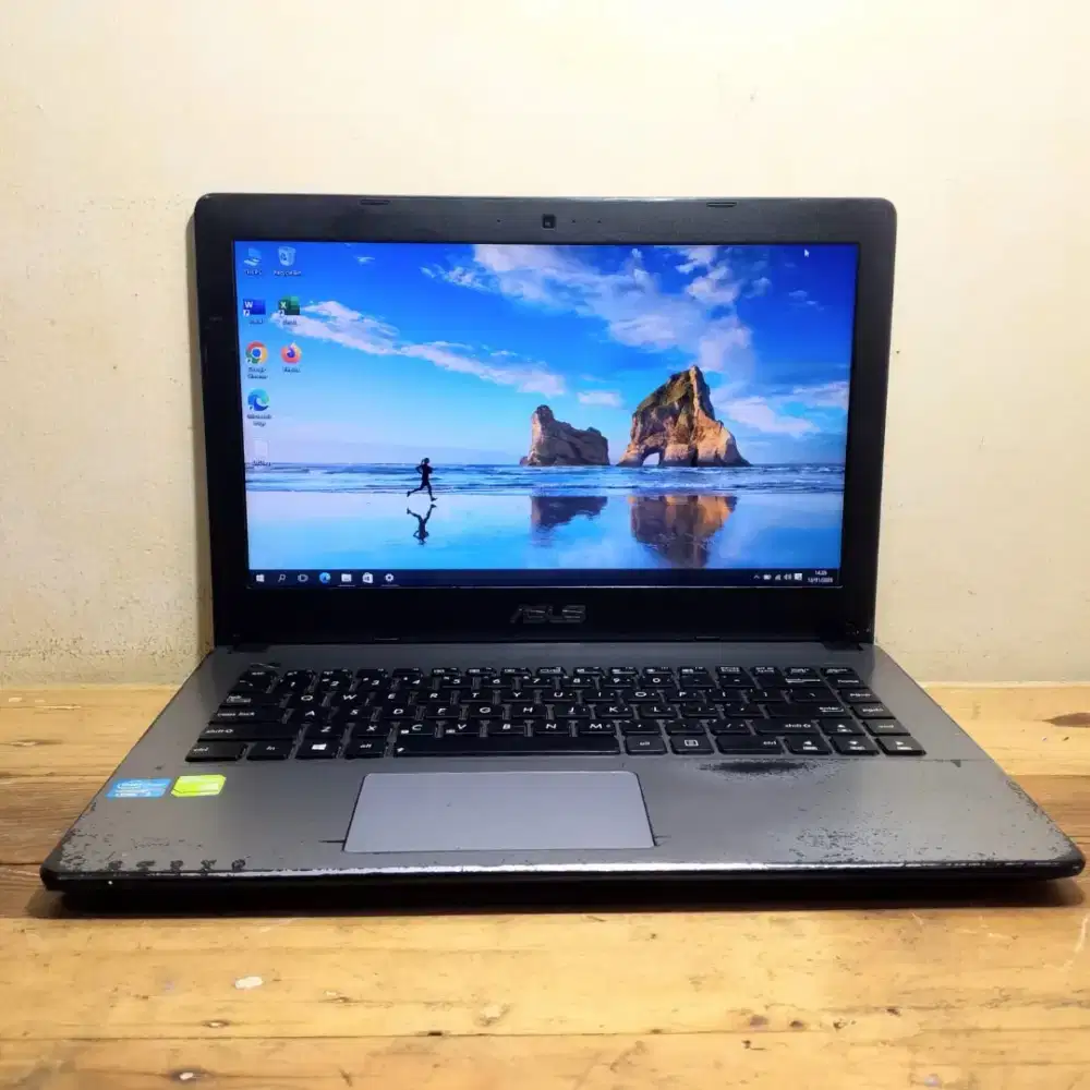 Asus core i3-3217U Ram 4 GB HDD 320 GB Dual VGA Nvidia 720M 2 GB