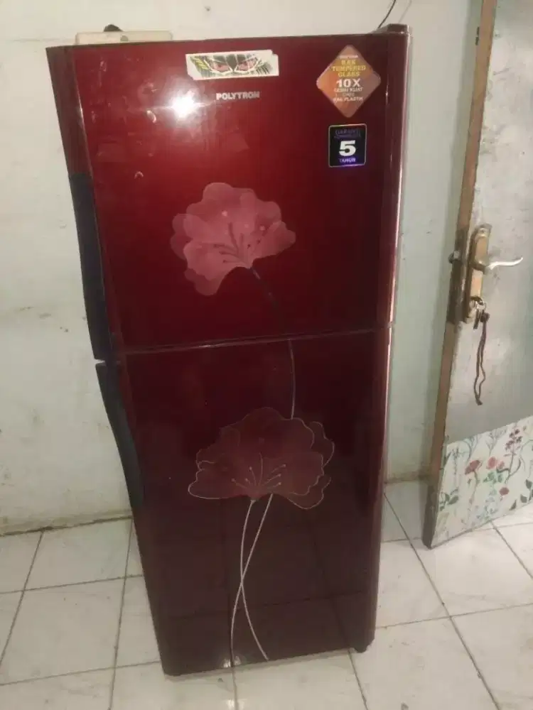 Dijual Kulkas 2 Pintu Merek Polytron