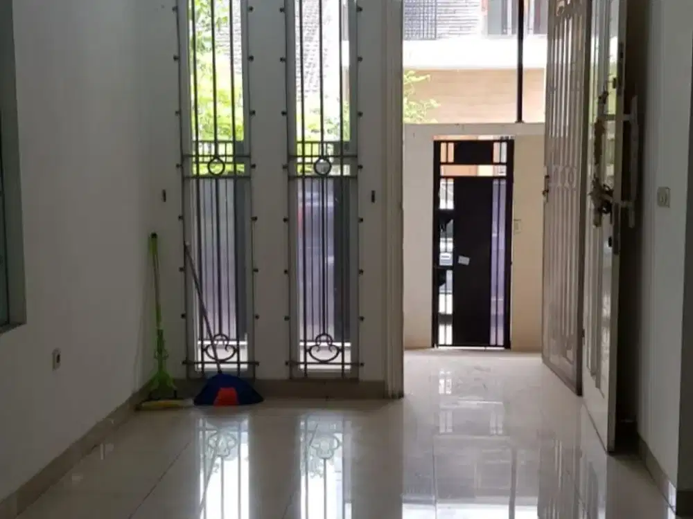 Dijual rumah puri indah turun harga