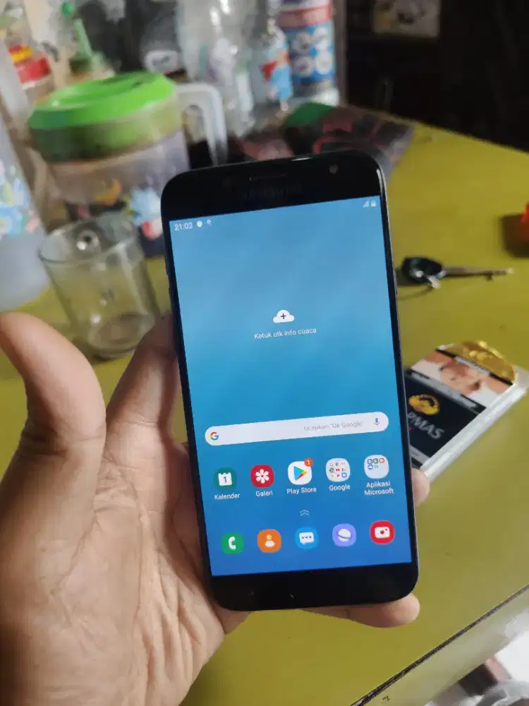 Samsung j7 pro 32gb black hape charger original