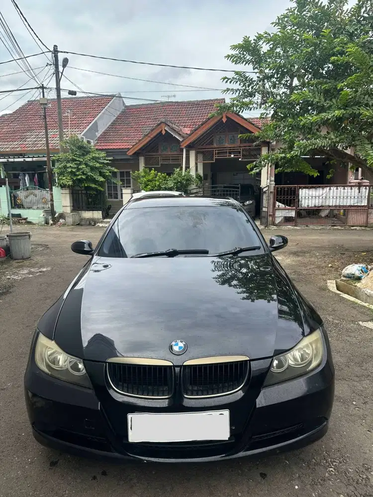 BMW 320i N46 e90 CKD  NIK 2005