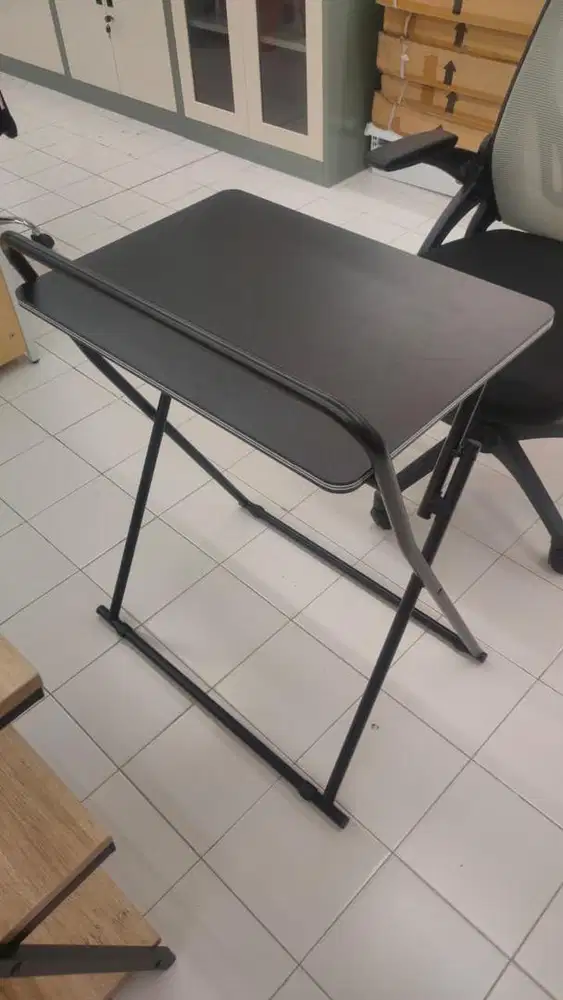 Meja Belajar Lipat