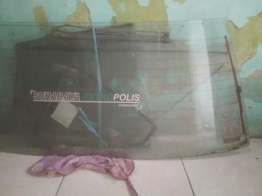 Kaca Toyota Corolla DX