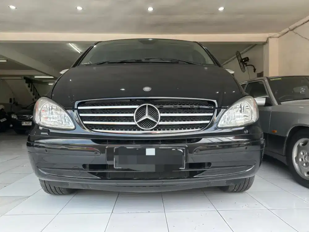 MERCEDES BENZ VIANO MATIC 2011 HITAM TERAWAT