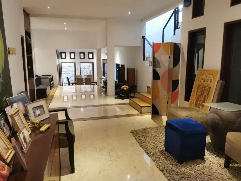 Prime Location! Rumah Cantik Menteng 375m2 4+2KT Semi Furnished