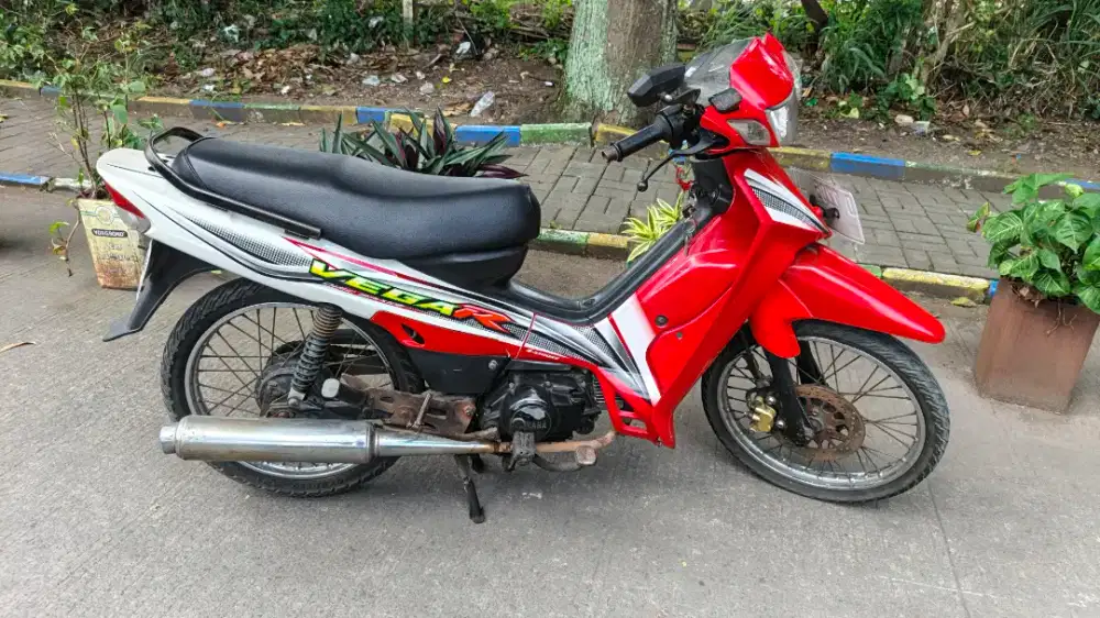 VEGA R 2004 Pajak Isi Panjang