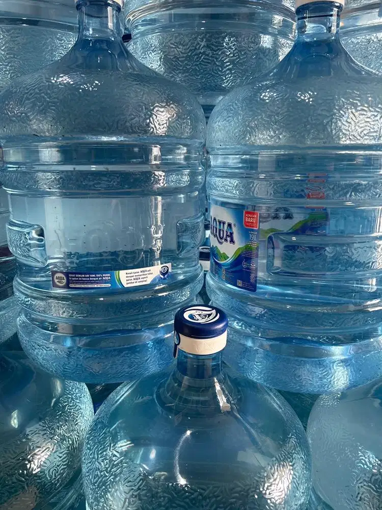 Kurir Pengantar Galon Dan gas