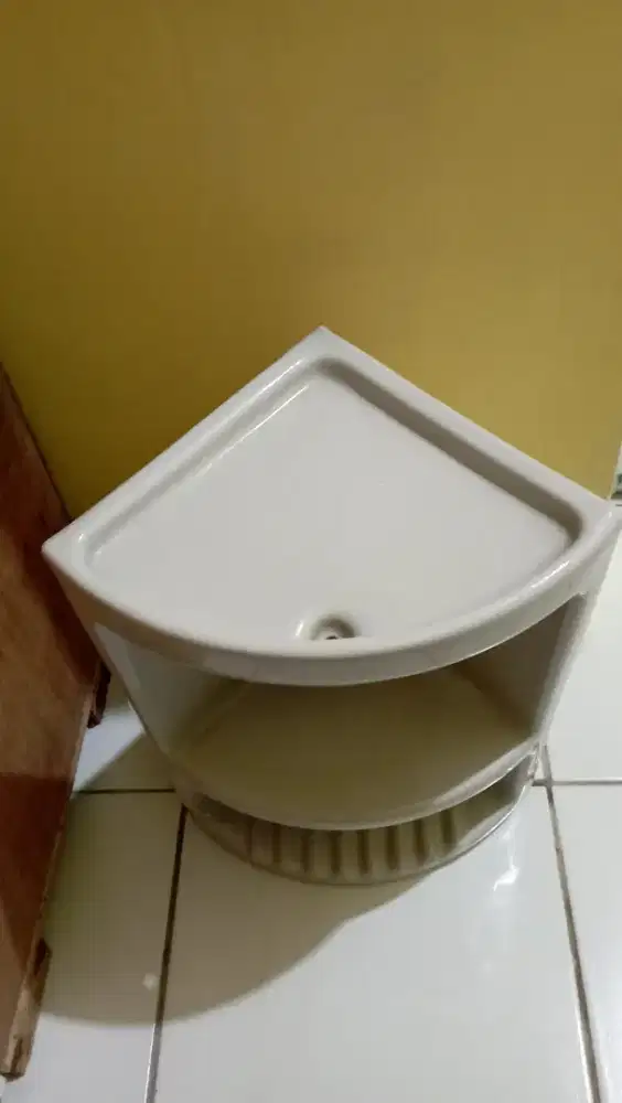 Tempat sabun sudut TOTO S 163N white