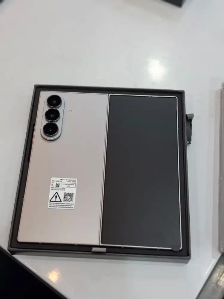 Samsung Galaxy Fold 7 12/256gb Barang Baru Garansi Resmi