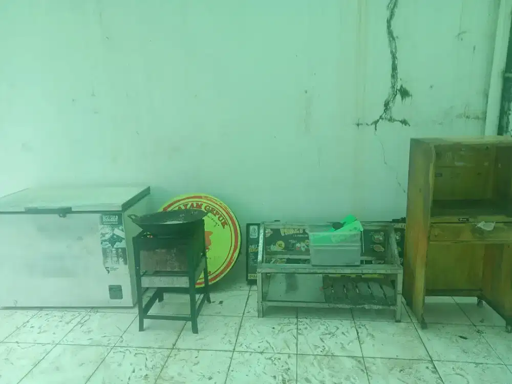 Freezer dan alat usaha
