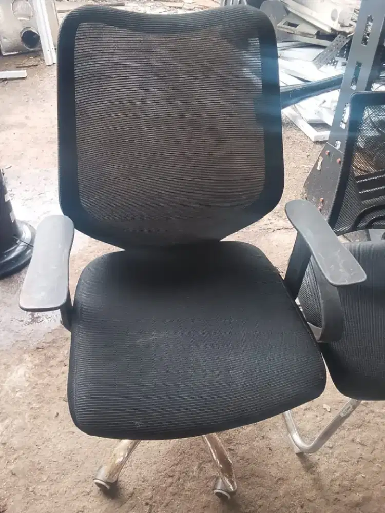 Jual kursi jaring kantor ada 90 pcs