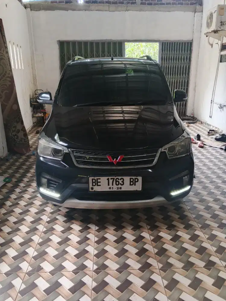Wuling confero s luxury plus