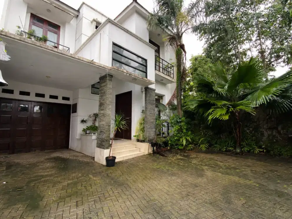 Cilandak belakang highscope tb simatupang rumah private swimpool