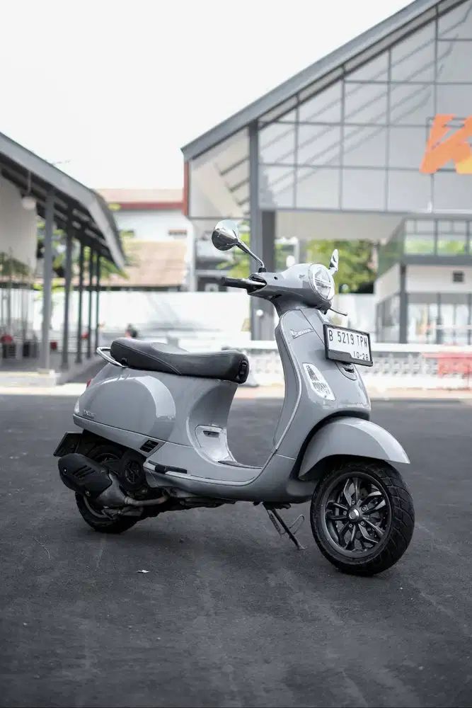 PIAGGIO VESPA LX 125 IGET FACELIFT 2023 MURAH BERGARANSI BISA KREDIT