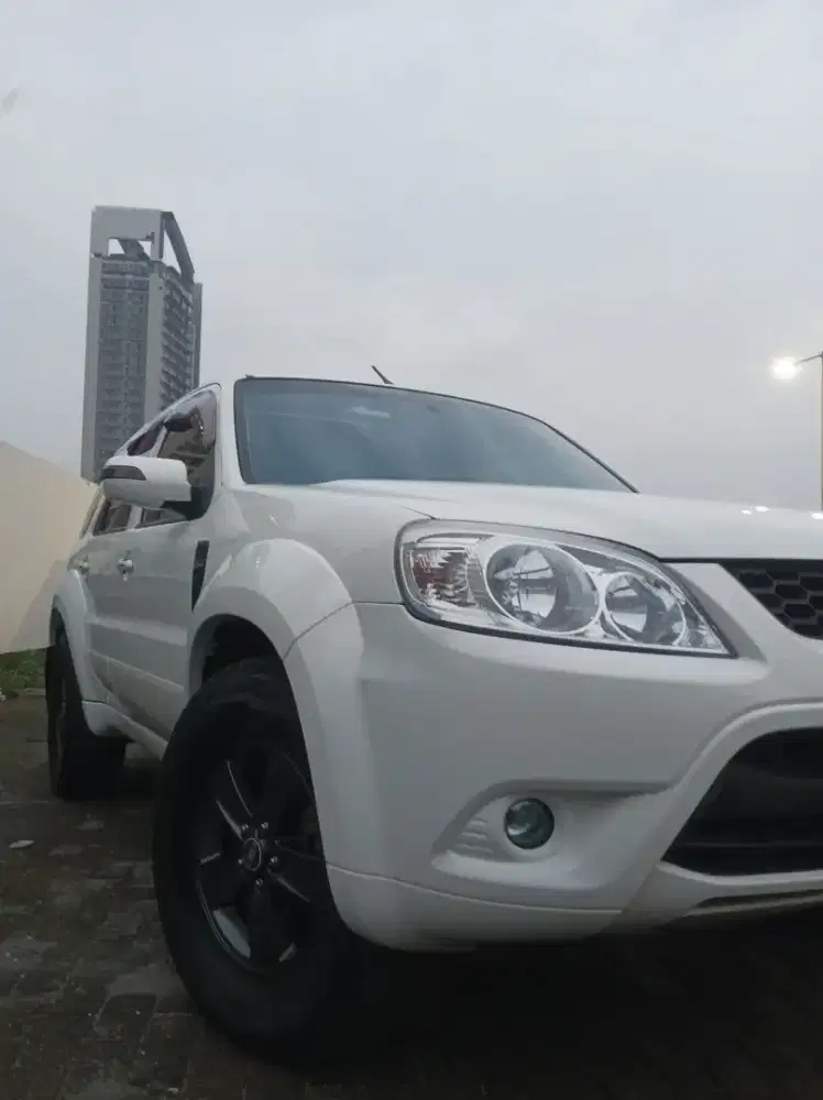 Ford escape 2012 new 2300cc good condition
