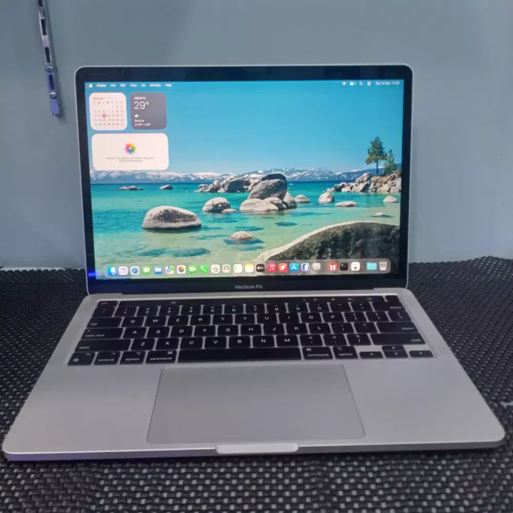 MacBook pro M1 touchbar 2020