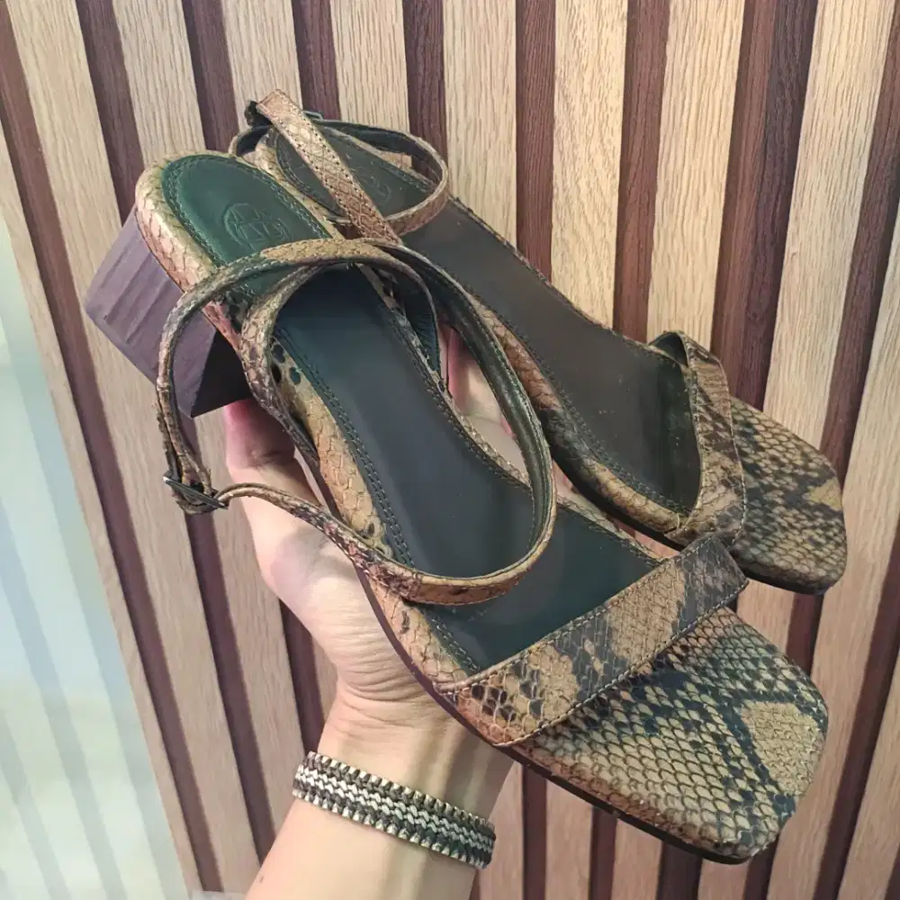 Sandal wanita massimo dutti authentic