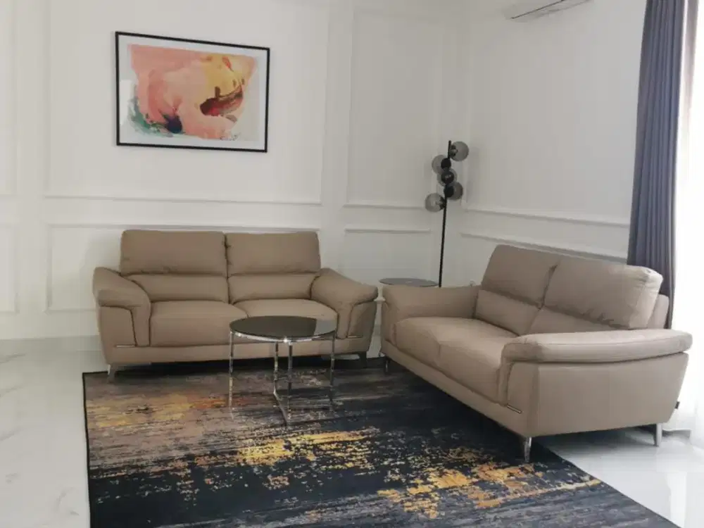 Disewakan Rumah di Crown Golf Pik Uk.8x24m2 Full Furnished