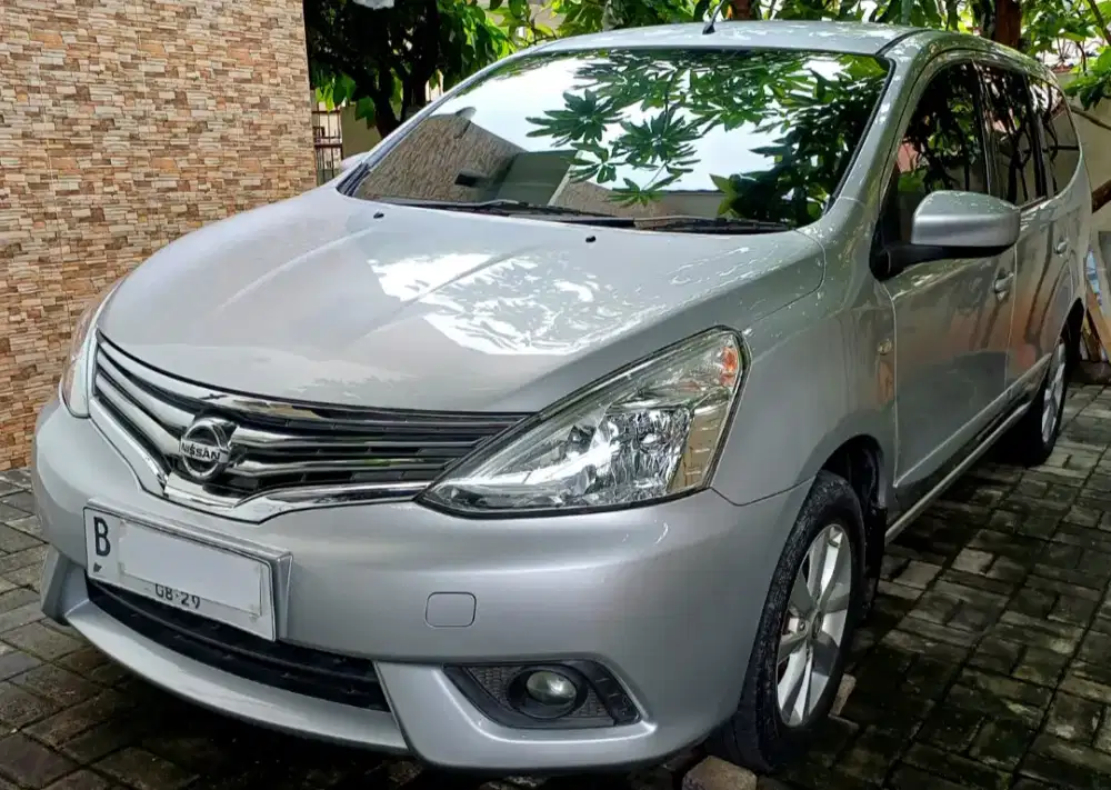 Nissan Livina XV matik th 2014 model baru tipe lengkap sgt mulus