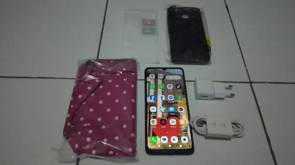 Redmi A3 ( 2023 )
Ram 8gb (4gb+4gb)
Rom 128gb
Black Edition