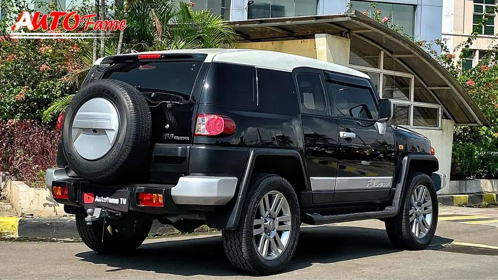 Toyota FJ Cruiser 4x4 AT Fullspec NIK 2014 Black On Black
