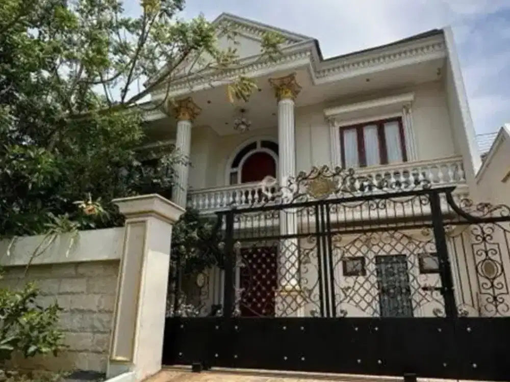 Rumah Villa Riviera Classic Pakuwon City