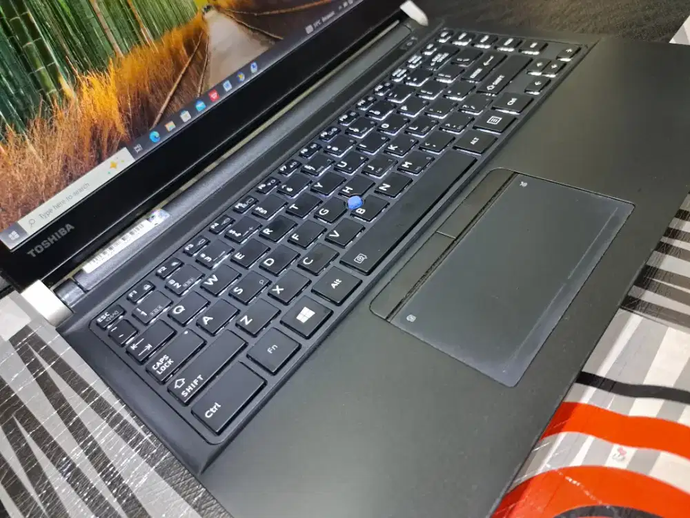 Core i5 gen 6 ssd 256 gb ngebutt toshiba portege R30