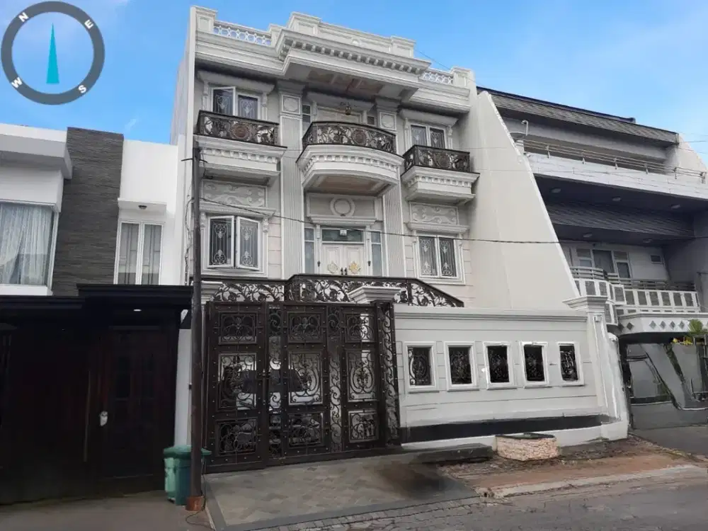 FOR SALE RUMAH CLASSIC, MEWAH & ELEGAN DI AREA KEBON JERUK JAKARTA BARAT