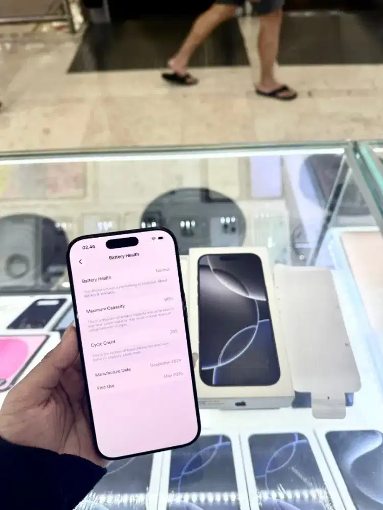 iPhone 16 Pro 128GB warna Black Titanium iBox Lengkap