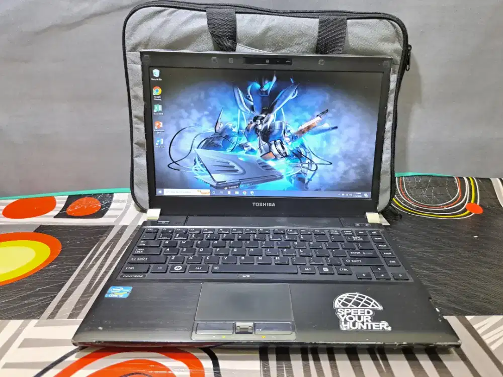 Laptop toshiba core i5 ram 6 gb ssd 128 gb ngacirr tinggal pake aja