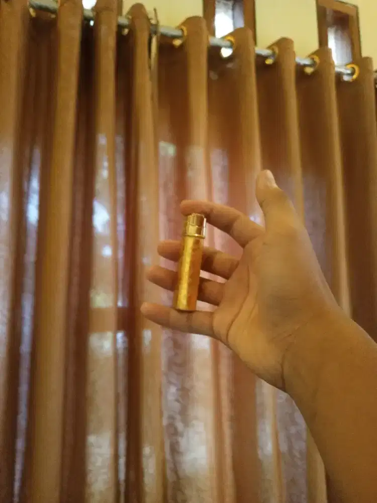 korek givenchy lapis emas