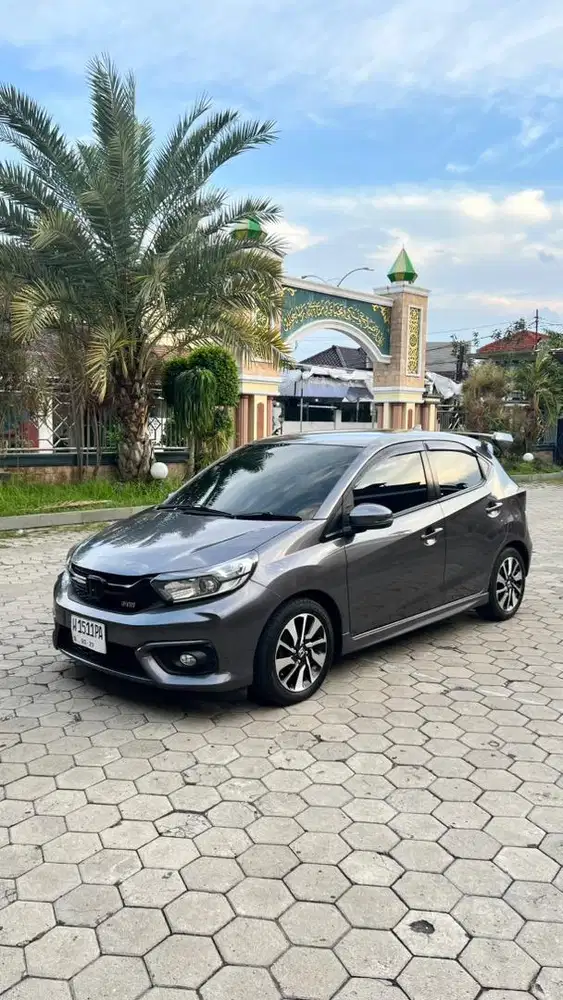 Honda Brio RS AT pemakaian pribadi, low km
