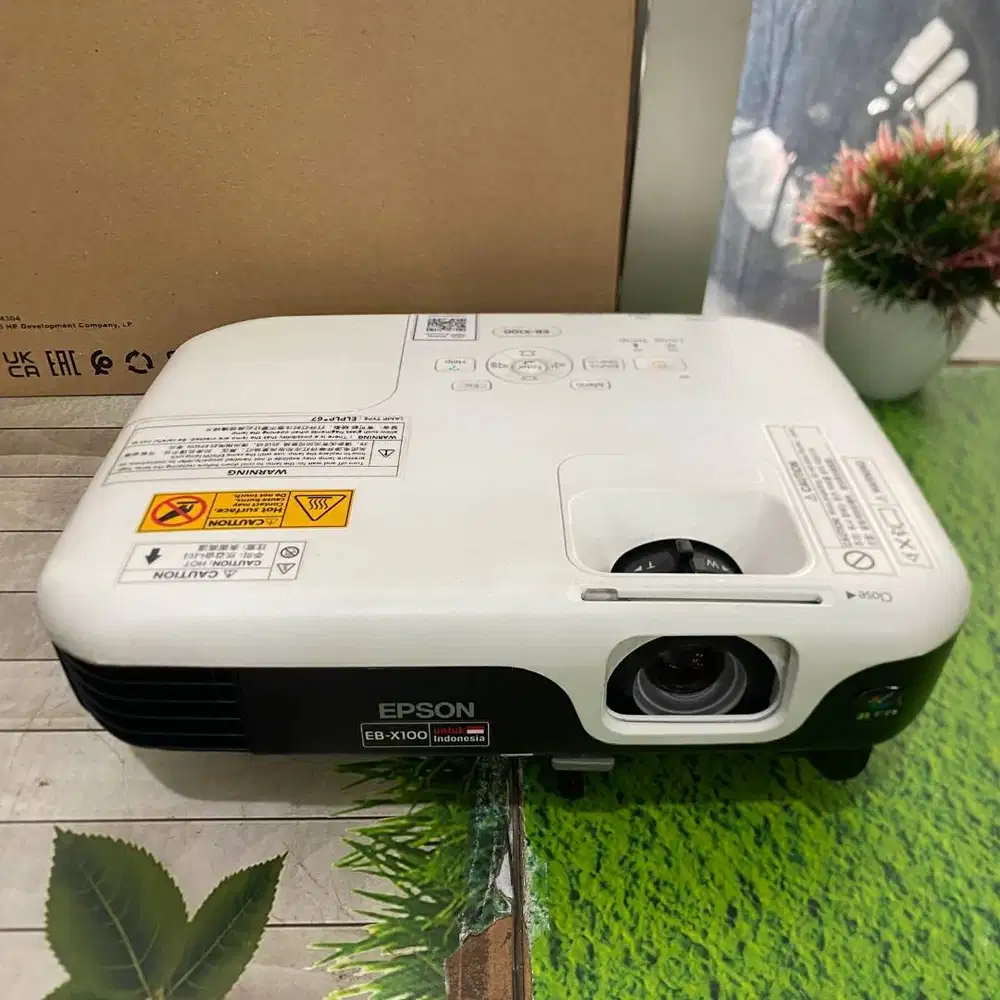 Proyektor Epson EB-X100 2.600 Lumens XGA (1024x768) 3LCD Technology