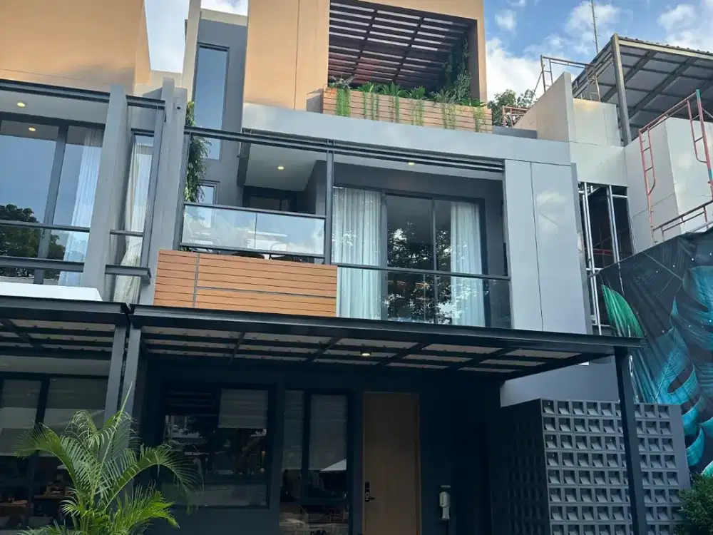 RUMAH BARU 3 LANTAI LEBAR 7 HANYA 2 M-AN DIJANTUNG KOTA BSD