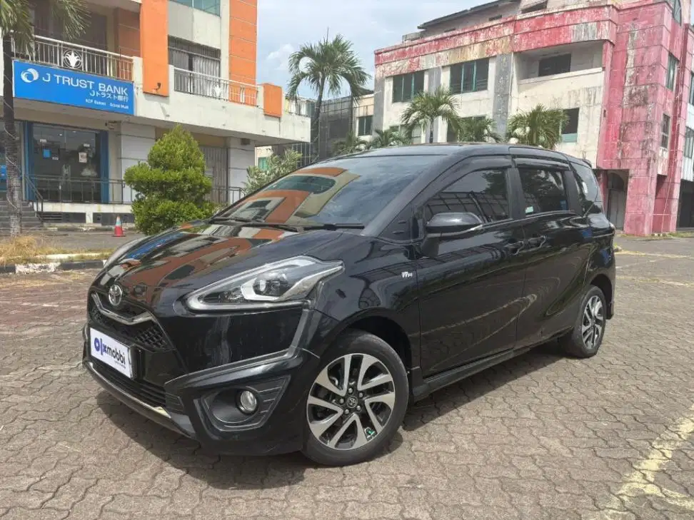 DP MURAH - Toyota Sienta 1.5 Q Bensin AT 2021 Hitam