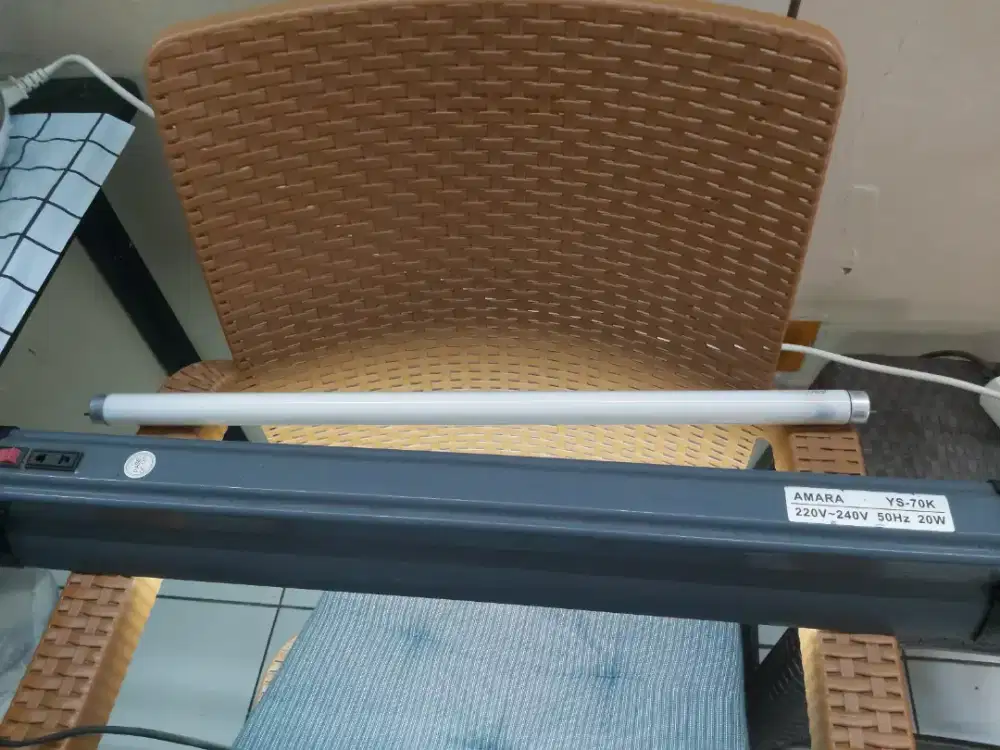 Jual lampu aquarium merek amara P80cm lampuputih+lampu jebo red,70nego