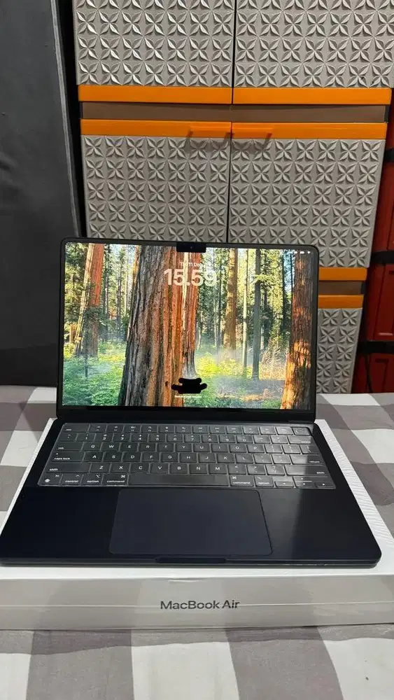 MacBook Air M2 2022 SSD 8GB Storage 256GB garansi Inter