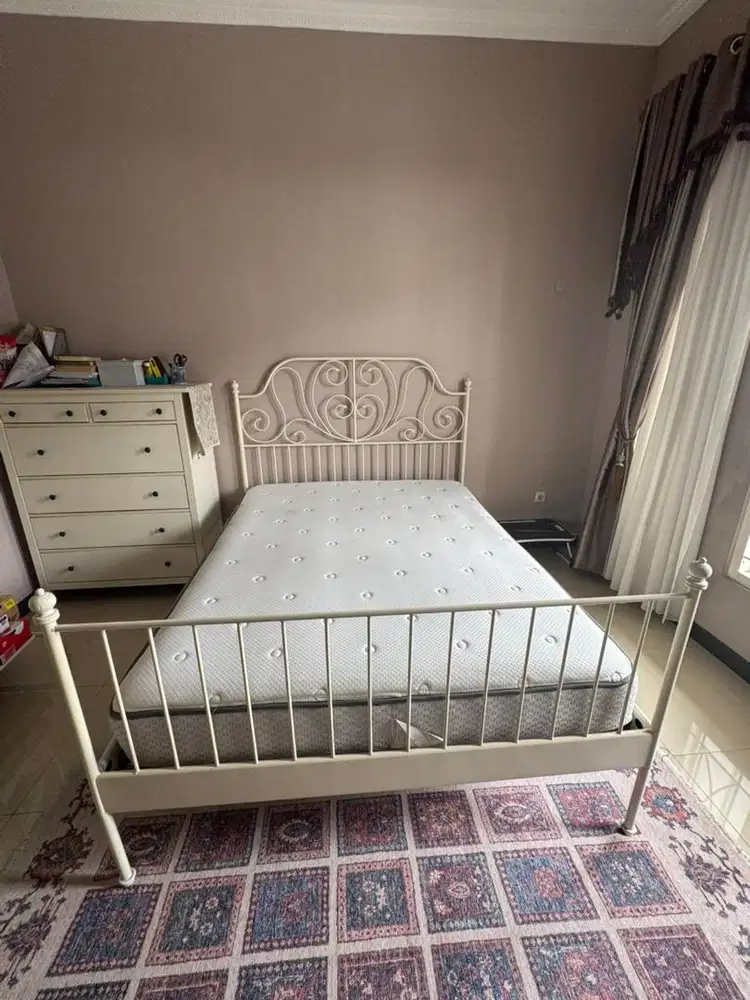 Frame tempat tidur dan Matrass ( spring bed )