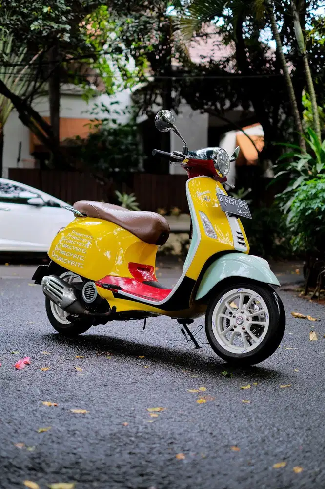 VESPA PRIMAVERA LOOK LIKE SEAN WOTHERSPOON 2022