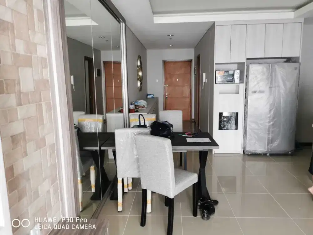 Disewakan Apartemen Tingal Bawa Koper Fasilitas Furnish Baywalk Pluit